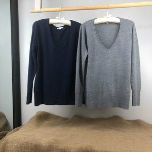 BUNDLE: New York & Company  – 2 Women L sweater tops, Long Sleeve, V-Neck,